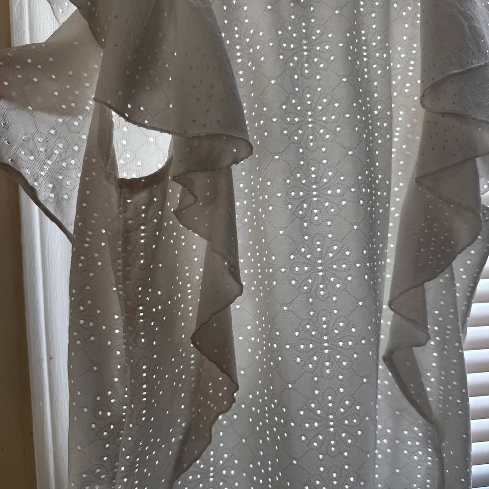 White Ruffled Blouse - Picture 4 of 4